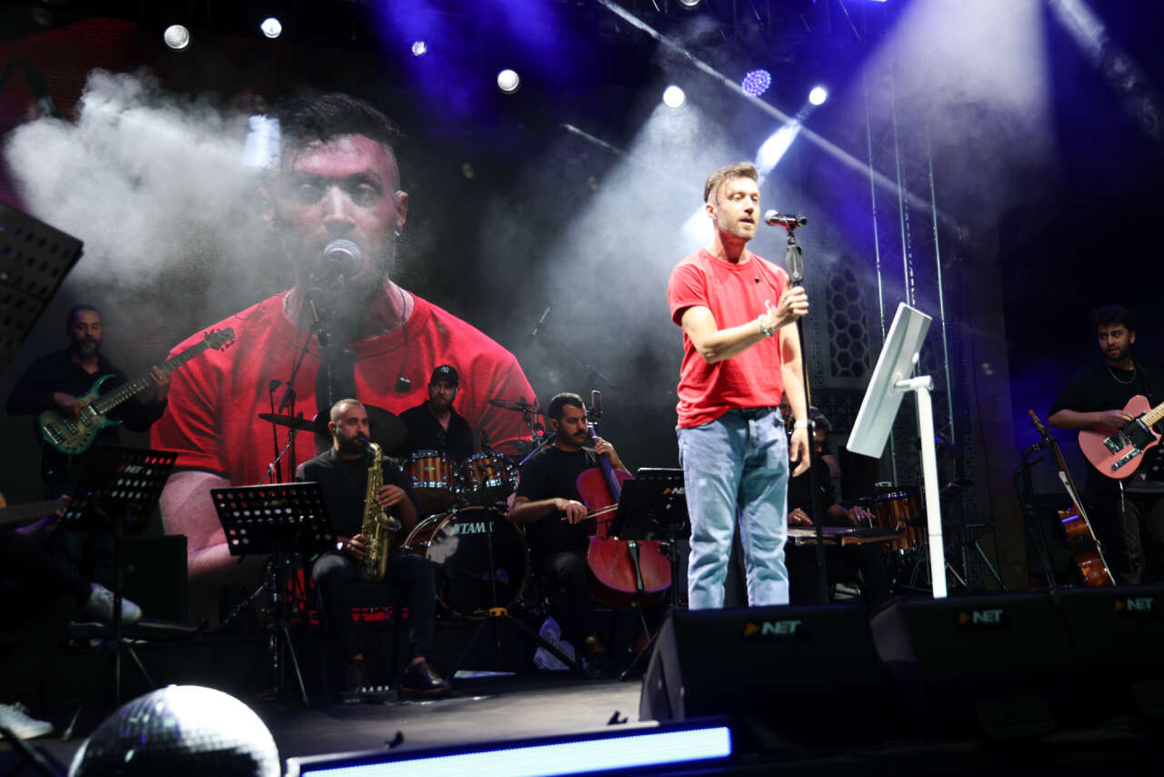 Konya’da binlerce kişi şarkılarla 2000'lere döndü 2
